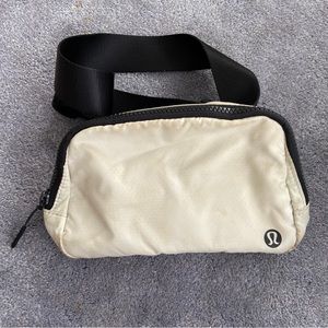 Lululemon Everywhere Belt Bag